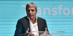 Luis Caputo quiere saldar deudas con las provincias a través de pagos 