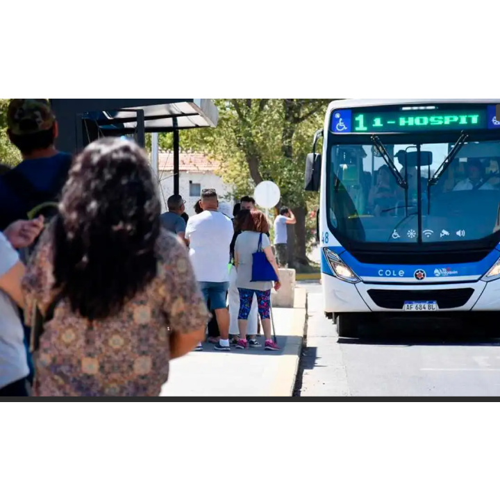 La UTA anunció un paro de colectivos para el martes 6 de mayo