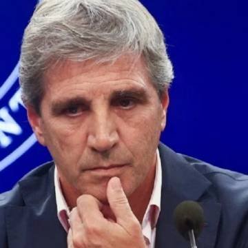 Luis Caputo descartó la dolarización