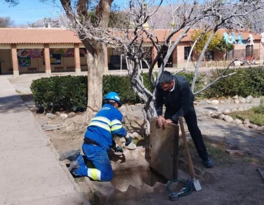 Supervisan las instalaciones internas de escuelas previo al inicio de clases