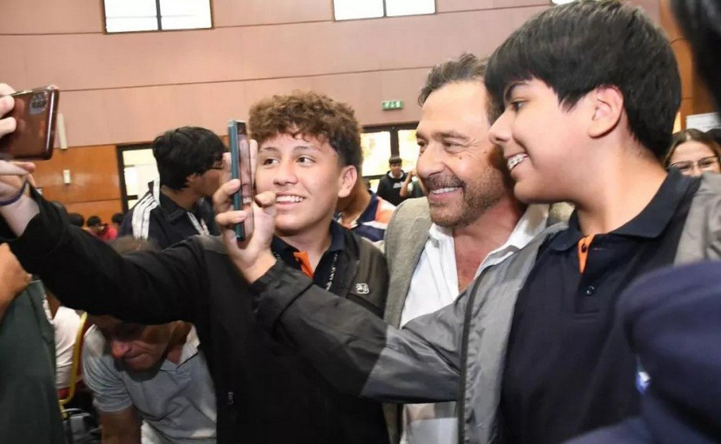 Sáenz: “Los jóvenes nos enseñan que el consenso y la solidaridad construyen futuro”