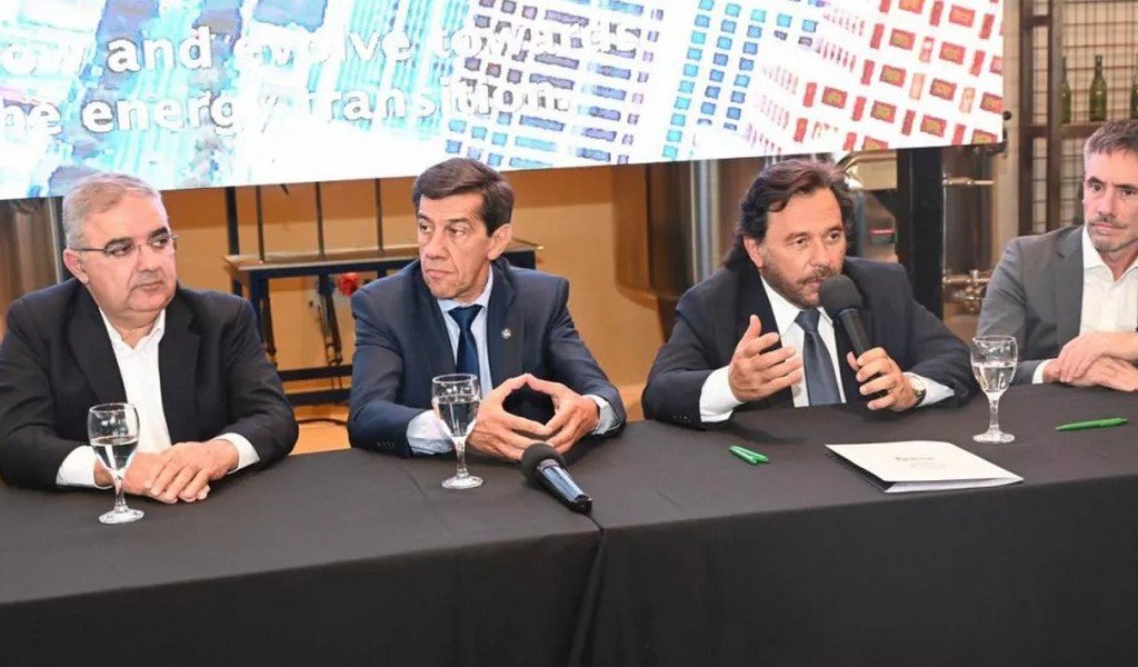 Mesa del Litio: Sáenz pidió reglas claras a nivel país para garantizar previsibilidad e inversiones