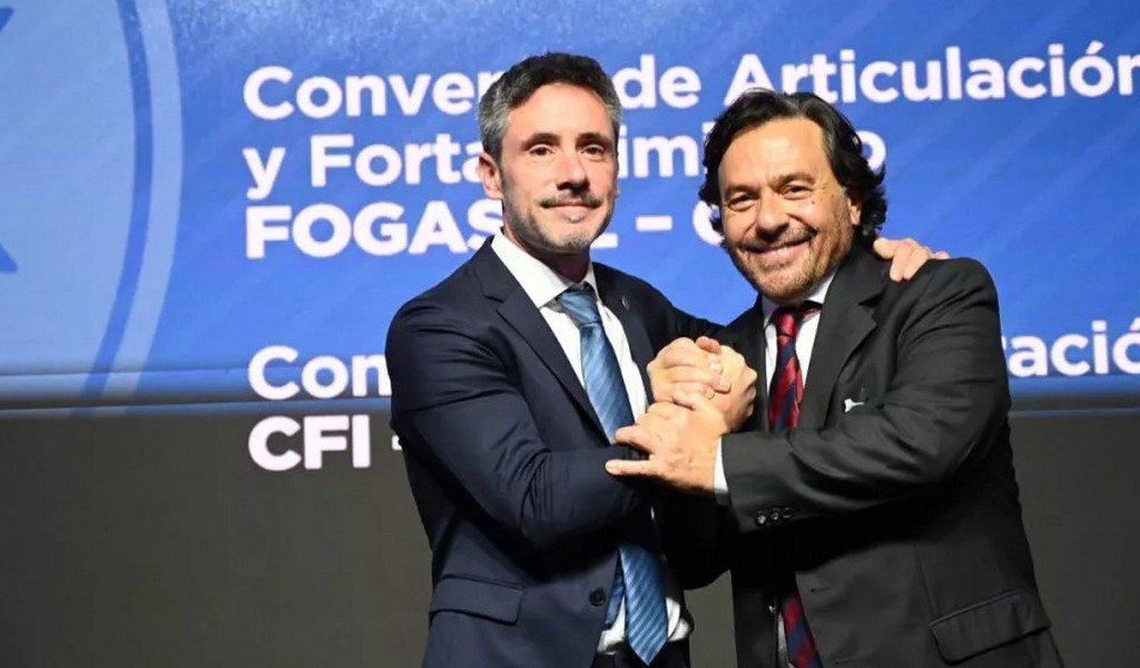 “El verdadero motor de esta provincia son ustedes”: Sáenz firmó convenios con el CFI por $4.000 millones para fortalecer a las MiPyMEs
