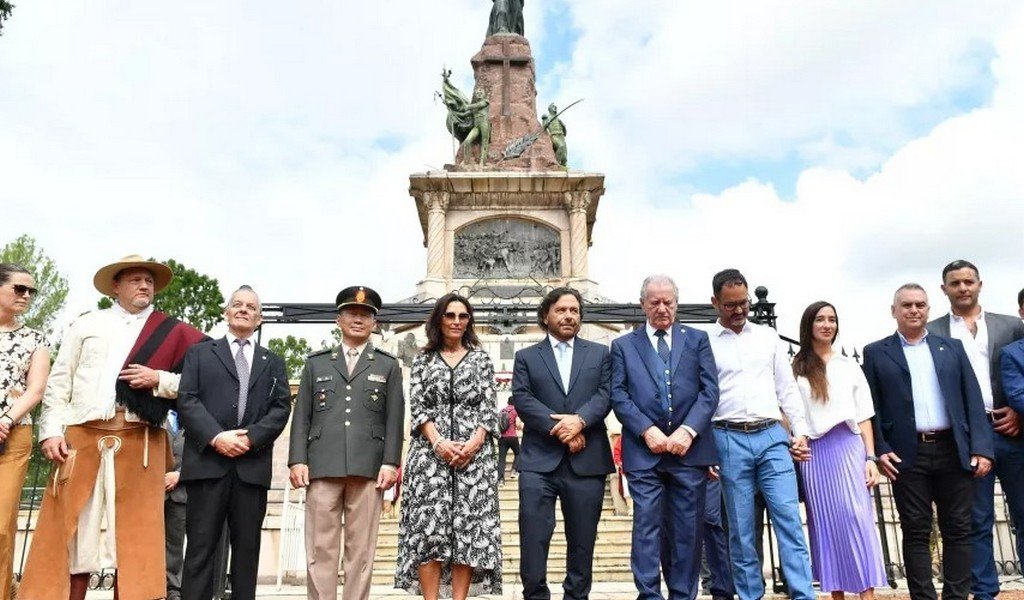 El gobernador Sáenz encabezó los actos por el 213° aniversario de la Batalla de Salta