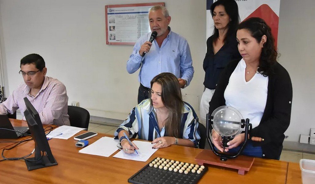 Coronel Moldes: familias ya conocen la ubicación de sus nuevas viviendas del IPV