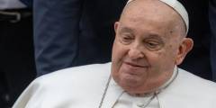 El Papa Francisco muestra una “gradual y leve mejoría” y responde bien a la terapia