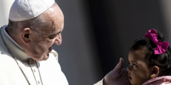 La Iglesia en Latinoamérica llora la muerte de Francisco, el Papa de la misericordia y la ternura