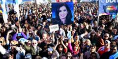 “Vamos a volver”: Cristina Kirchner pelea por su centralidad, lanzó una invitación al PJ y piensa en 2027