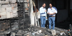 En barrio Ampliación 20 de Junio, el Gobernador coordinó la asistencia a las familias damnificadas por el fuego