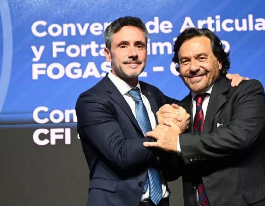 “El verdadero motor de esta provincia son ustedes”: Sáenz firmó convenios con el CFI por $4.000 millones para fortalecer a las MiPyMEs
