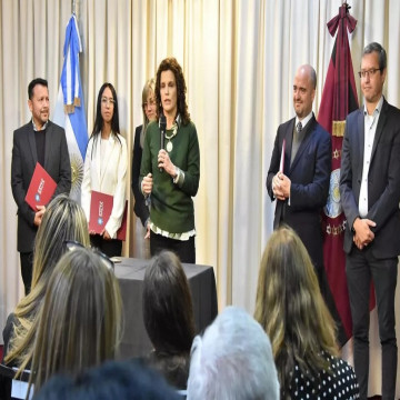 Asumieron nuevas autoridades en el Ministerio de Educación, Cultura, Ciencia y Tecnología