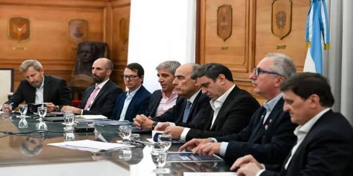 Javier Milei tomó una nueva deuda para reforzar la Tarjeta Alimentar