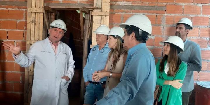 Avanza la obra del Bloque Crítico del hospital San Bernardo, referente en Latinoamérica